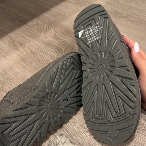 🆕 UGG Classic Micro Charcoal Suede Slip-Ons boots Size 7 - Picture 8 of 12